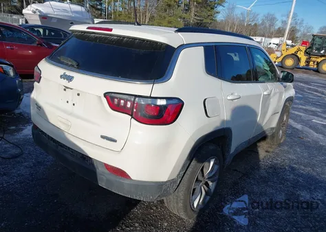 2018 Jeep Compass Latitude 4X4 z USA, uszkodzony, nr VIN 3C4NJDBB5JT144320